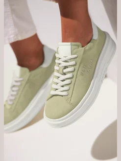 Baskets confortables avec semelle compensée tendance