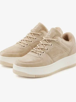 Baskets sneakers modernes avec semelle compensée légère