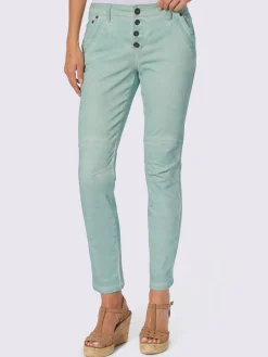 Jean 5 poches délavage spécial pour un coloris tendance