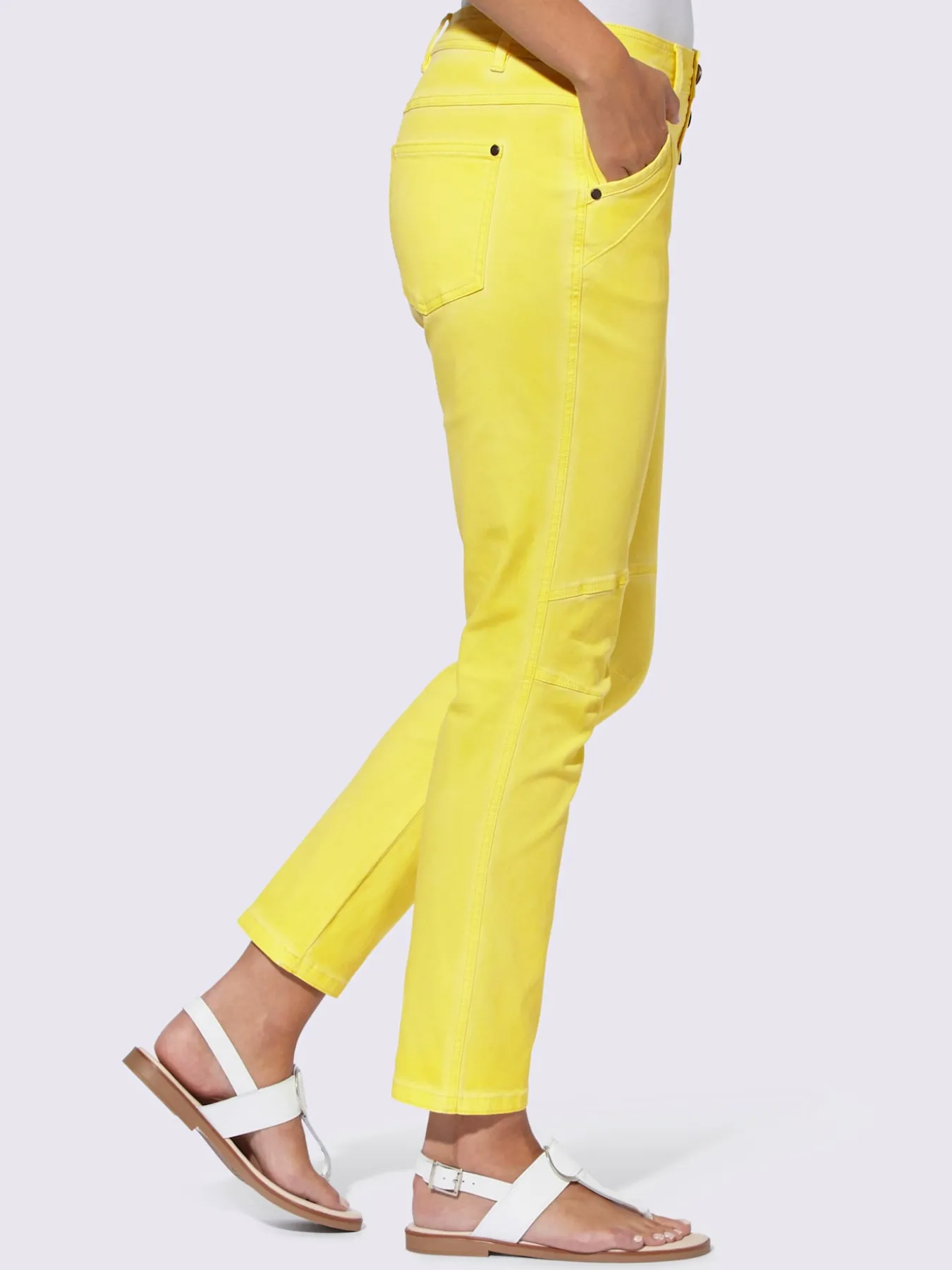 Jean 5 poches délavage spécial pour un coloris tendance