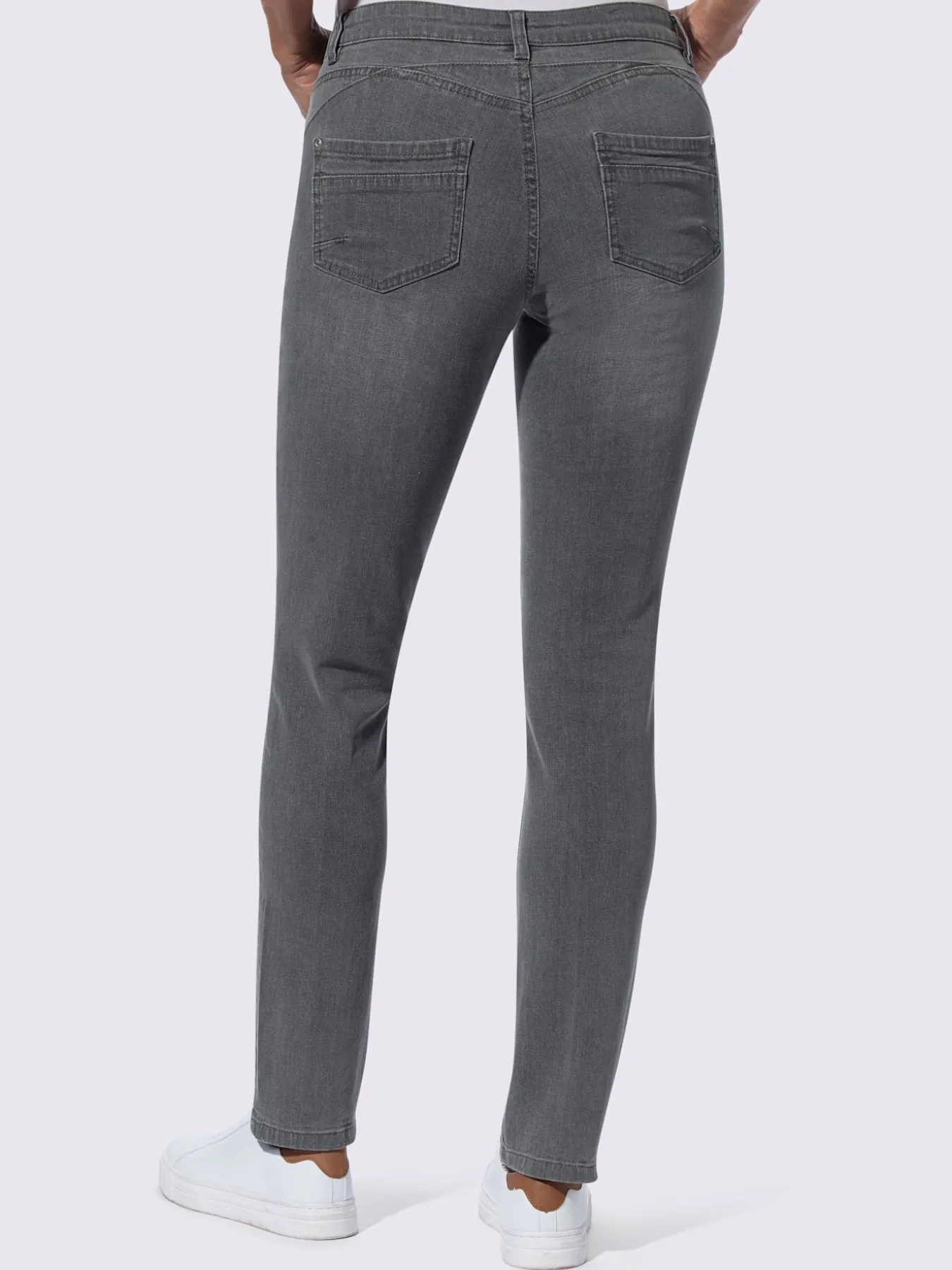 Jean 5 poches qualité coton doux sur la peau