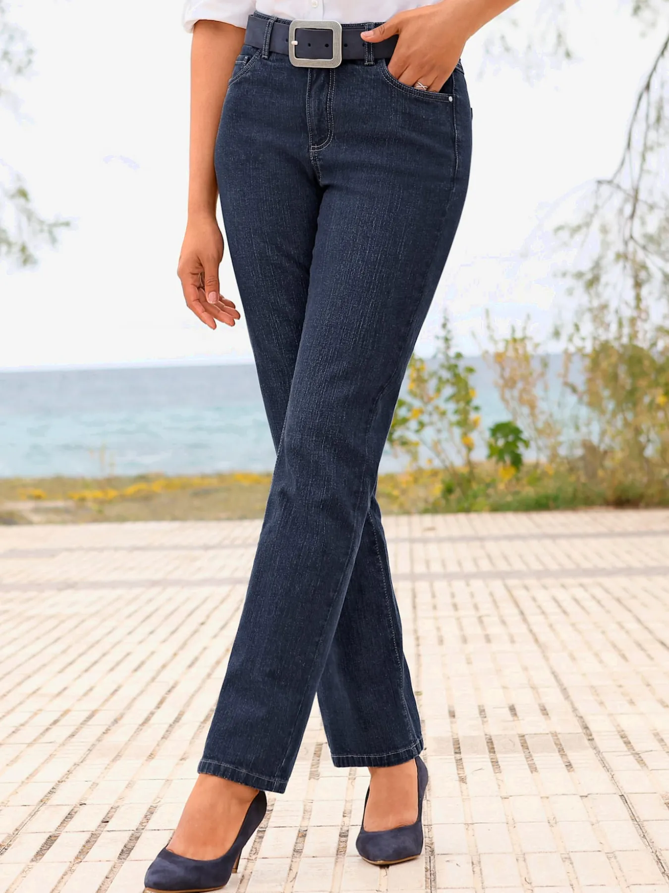Jean 5 poches qualité coton extensible indéformable