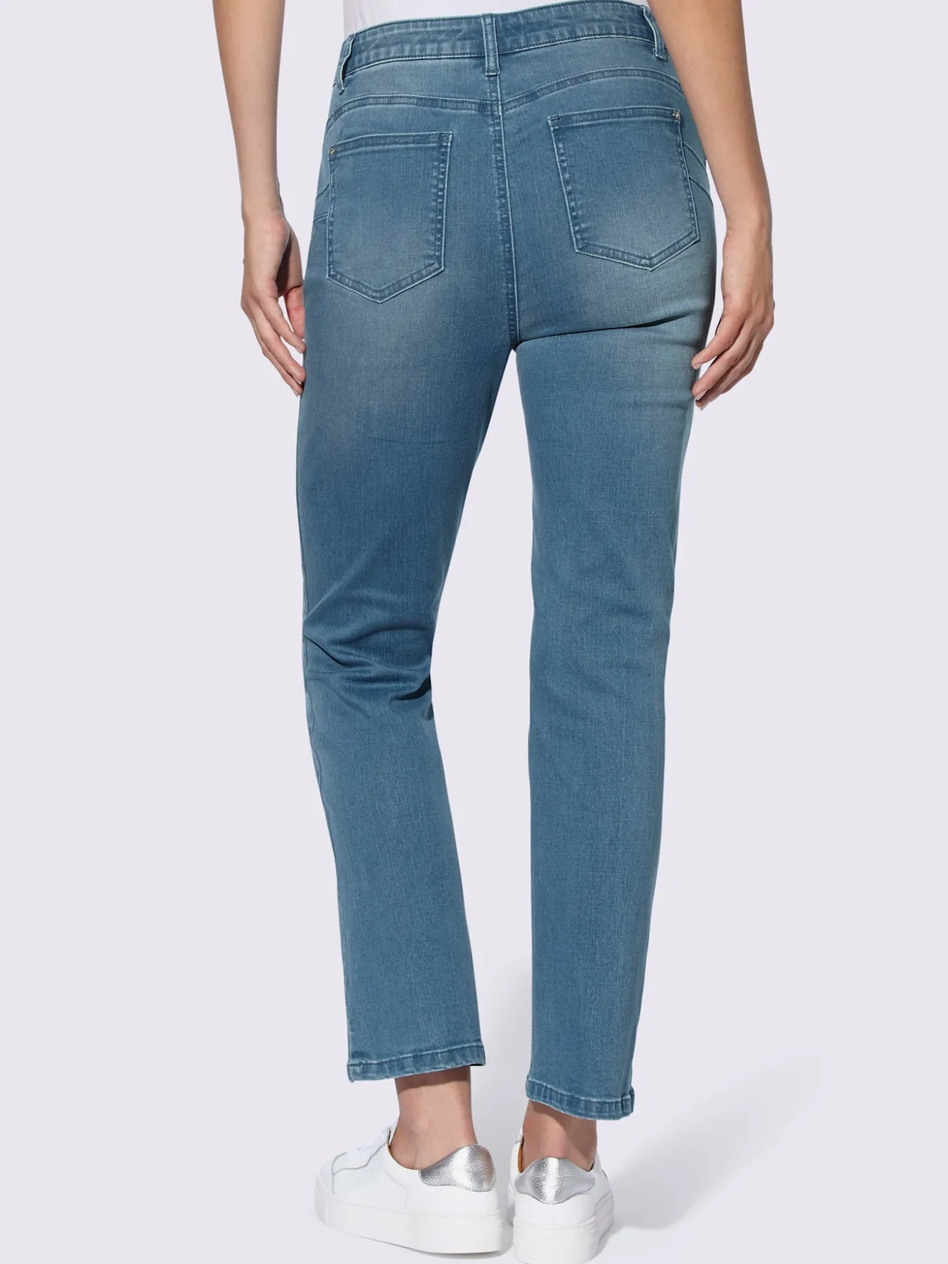Jean push-up coupe 5 poches moderne