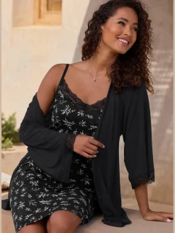 Élégant kimono avec lien à nouer à la taille