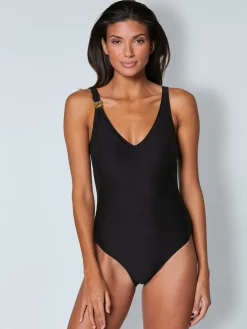 Maillot de bain bon. b, c, d, e