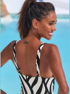 Maillot de bain design animal élégant