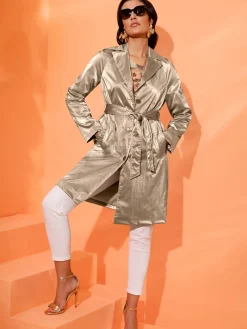 Manteau court matière supérieure facile d'entretien