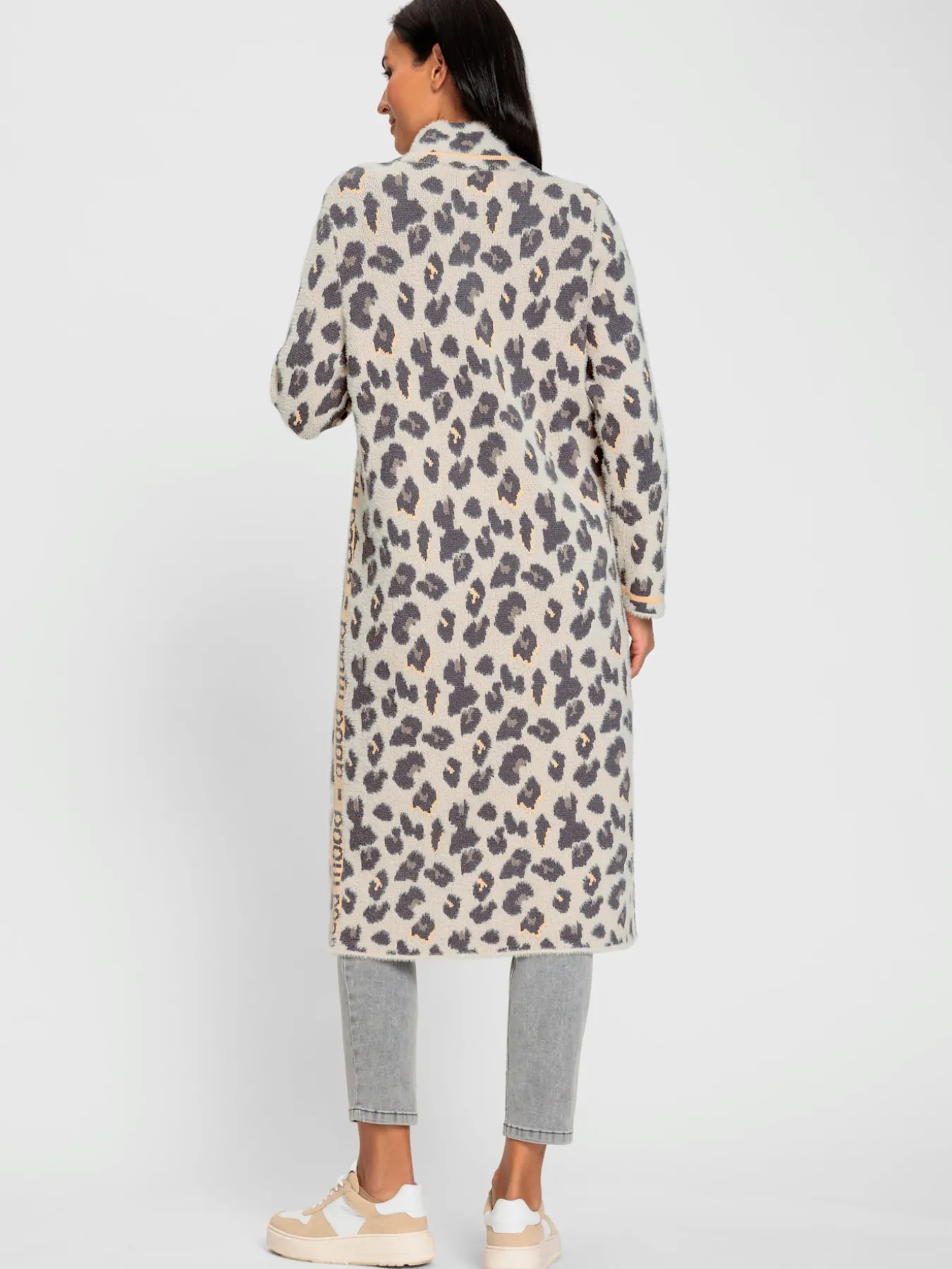 Manteau en tricot joli motif léopard