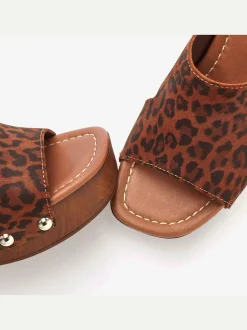 Mules tendance en cuir de qualité et imitation bois mode