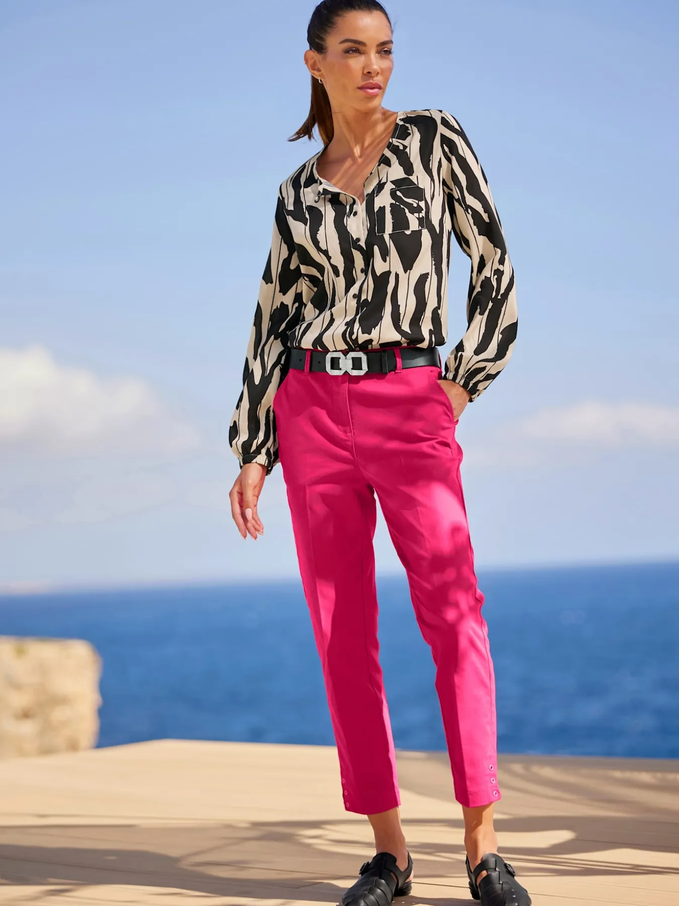 Pantalon 7/8 œillets au bas des jambes