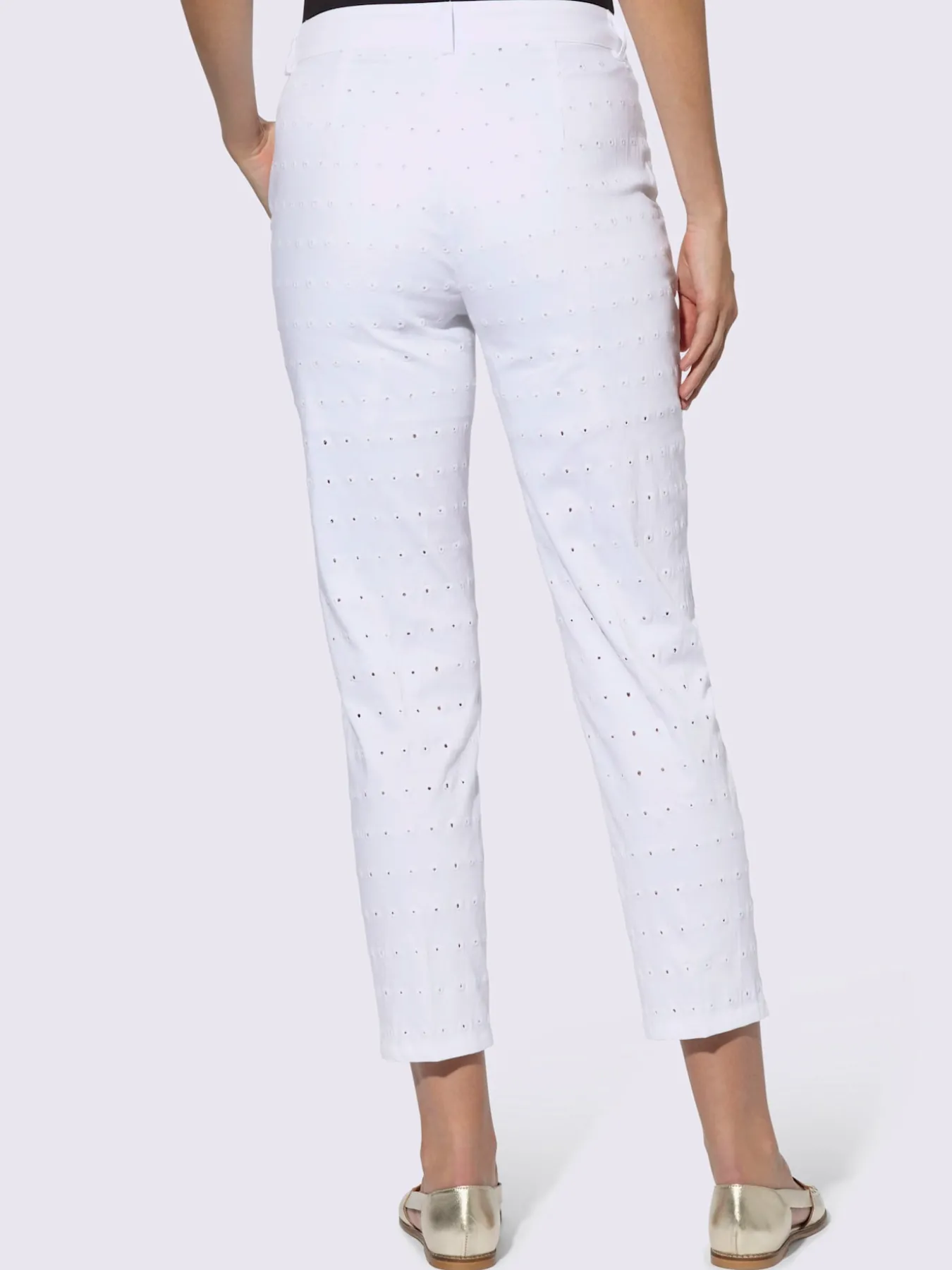 Pantalon 7/8 motif ajouré