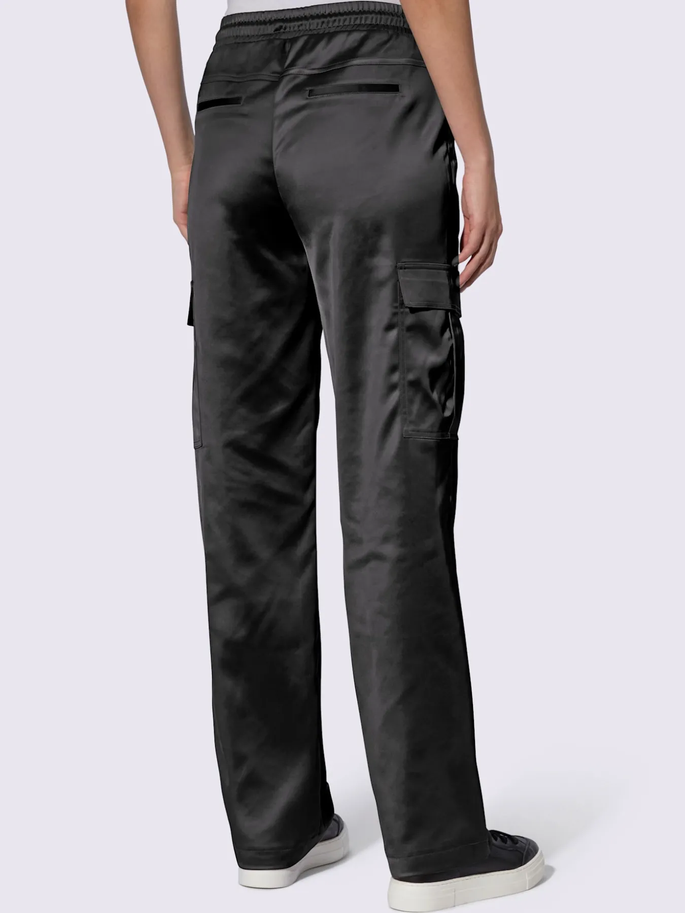 Pantalon cargo qualité satin légèrement brillante