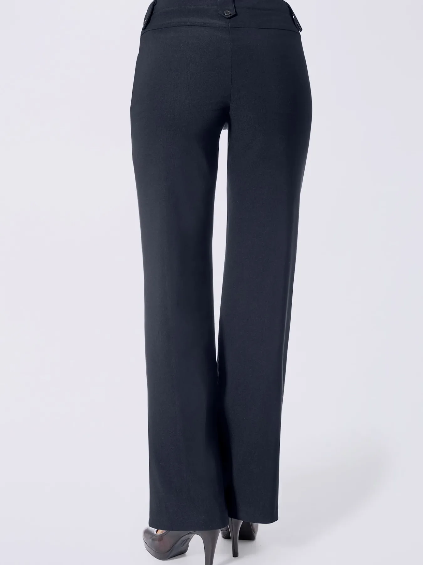 Pantalon coupe droite détails boutonnés