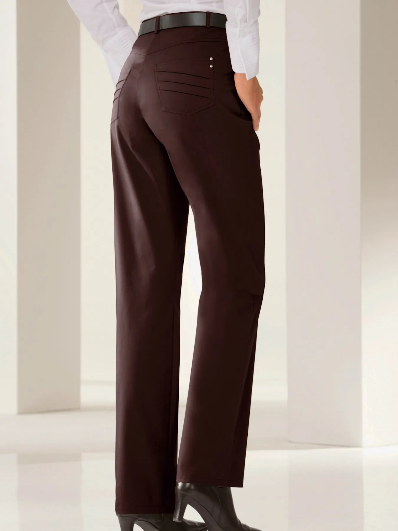 Pantalon coupe droite traitement nano
