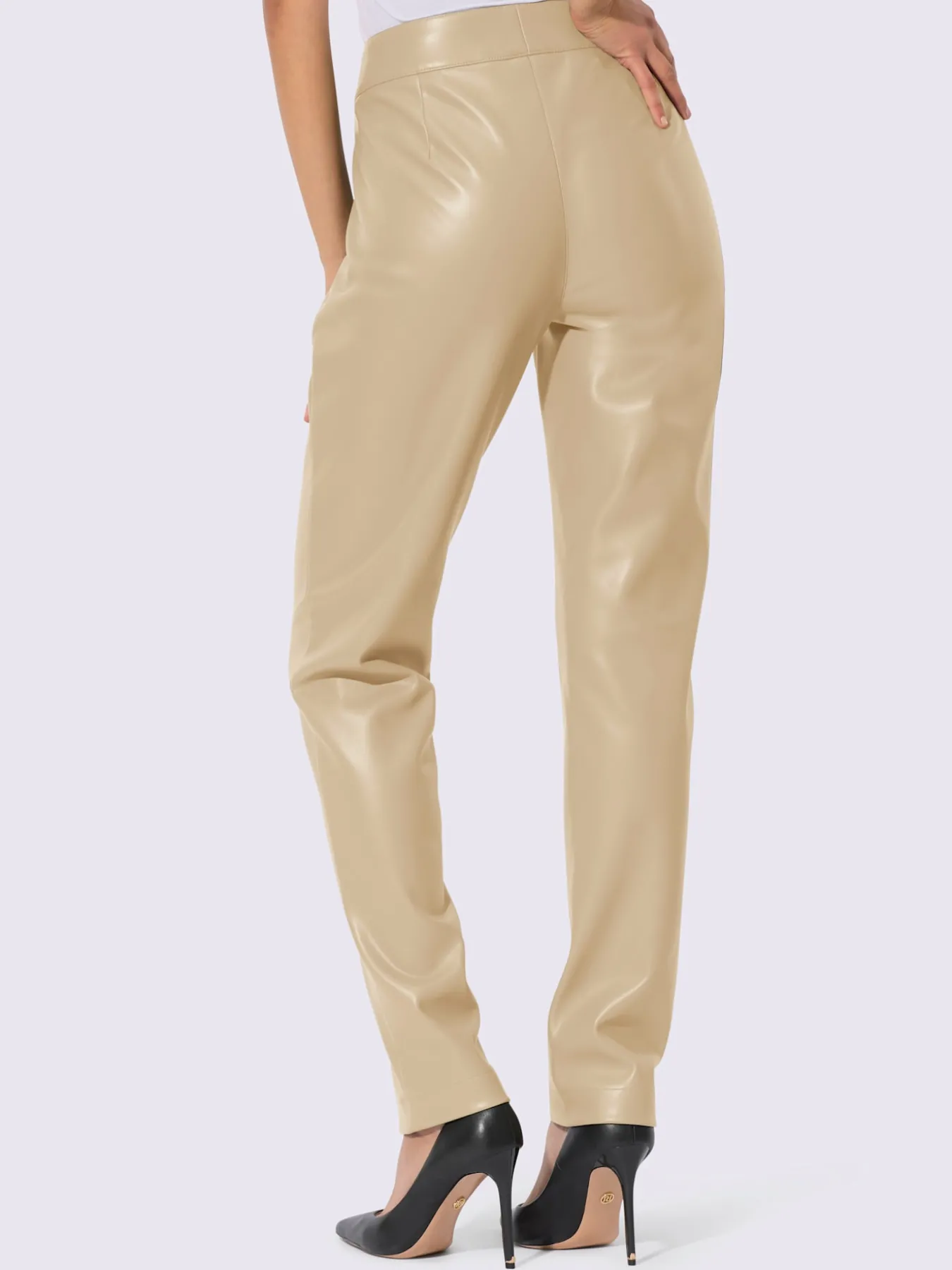 Pantalon en synthétique synthétique joliment brillant