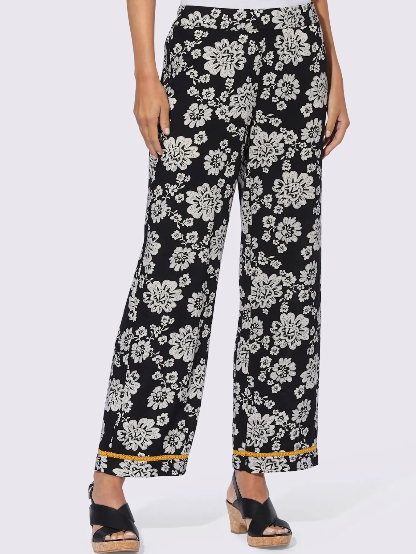 Pantalon imprimé motif floral