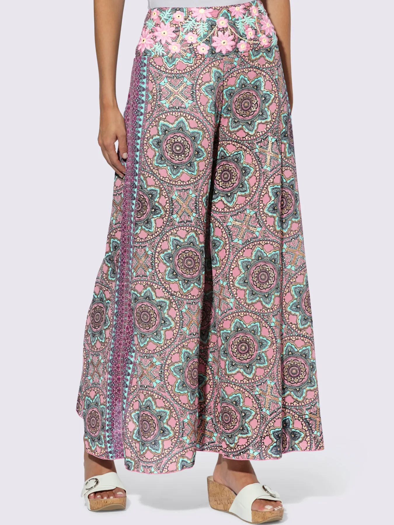 Pantalon jolie broderie à fleurs