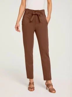 Pantalon paperbag coupe carotte