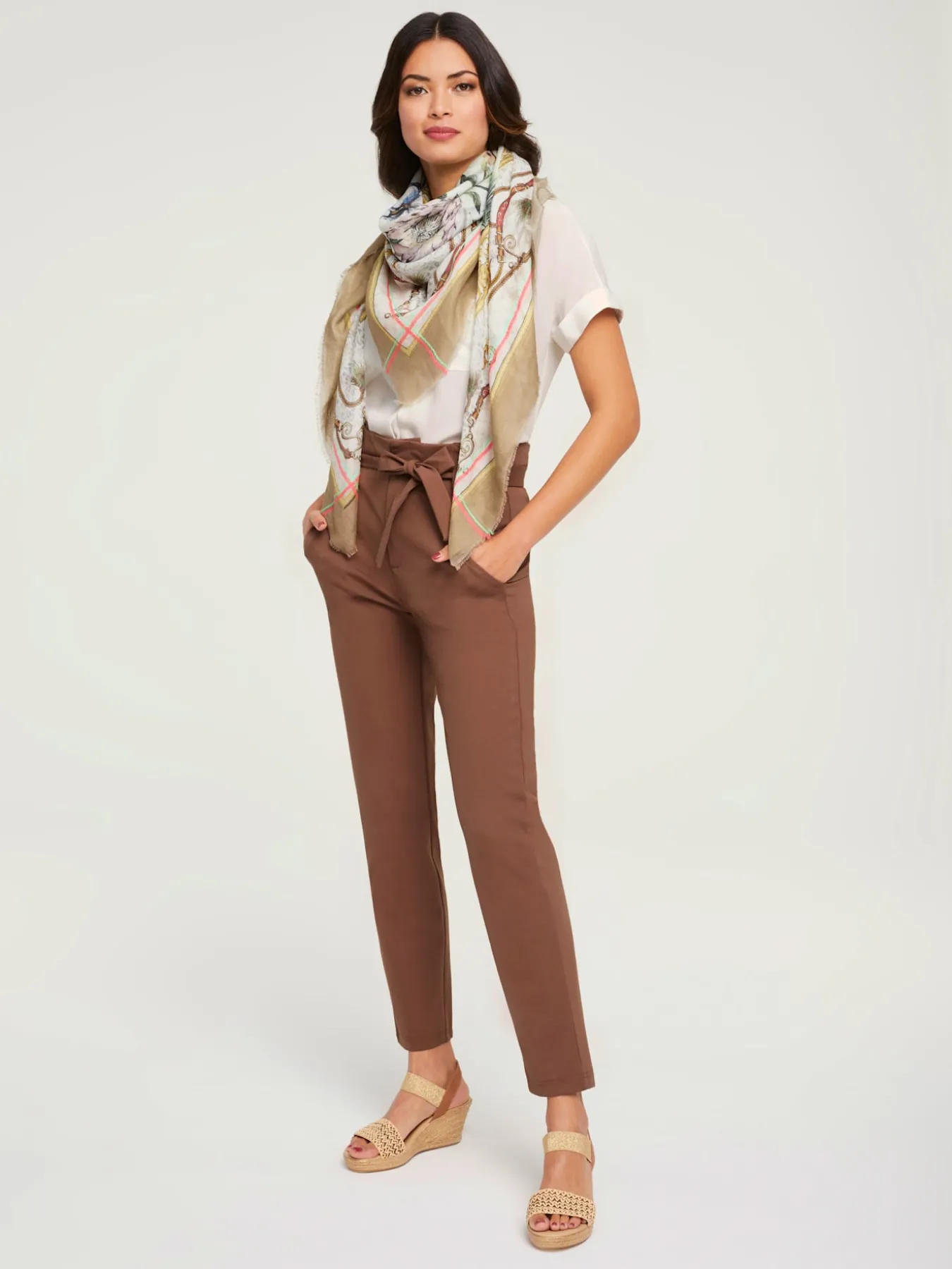 Pantalon paperbag coupe carotte