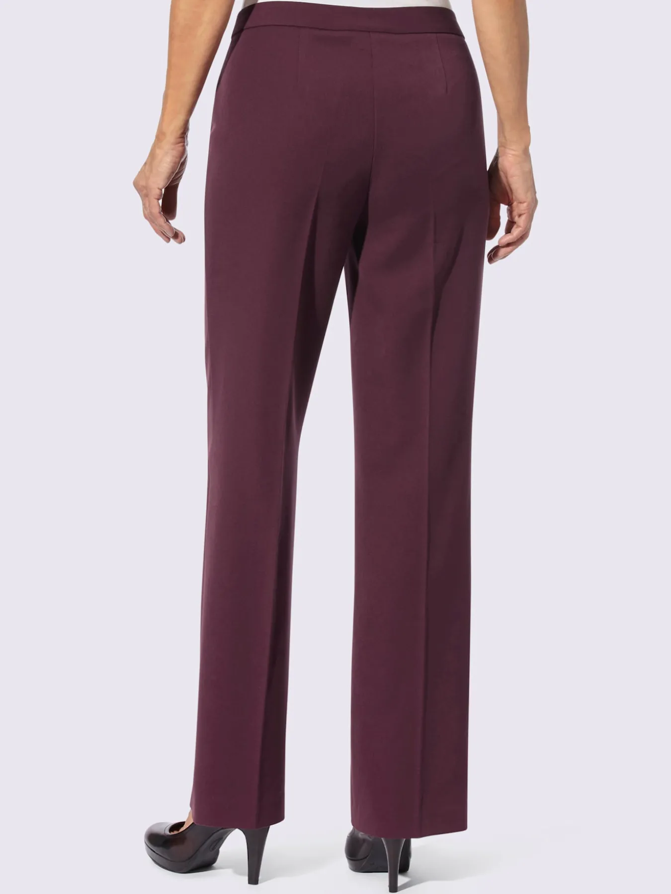 Pantalon plis repassés, effet affinant