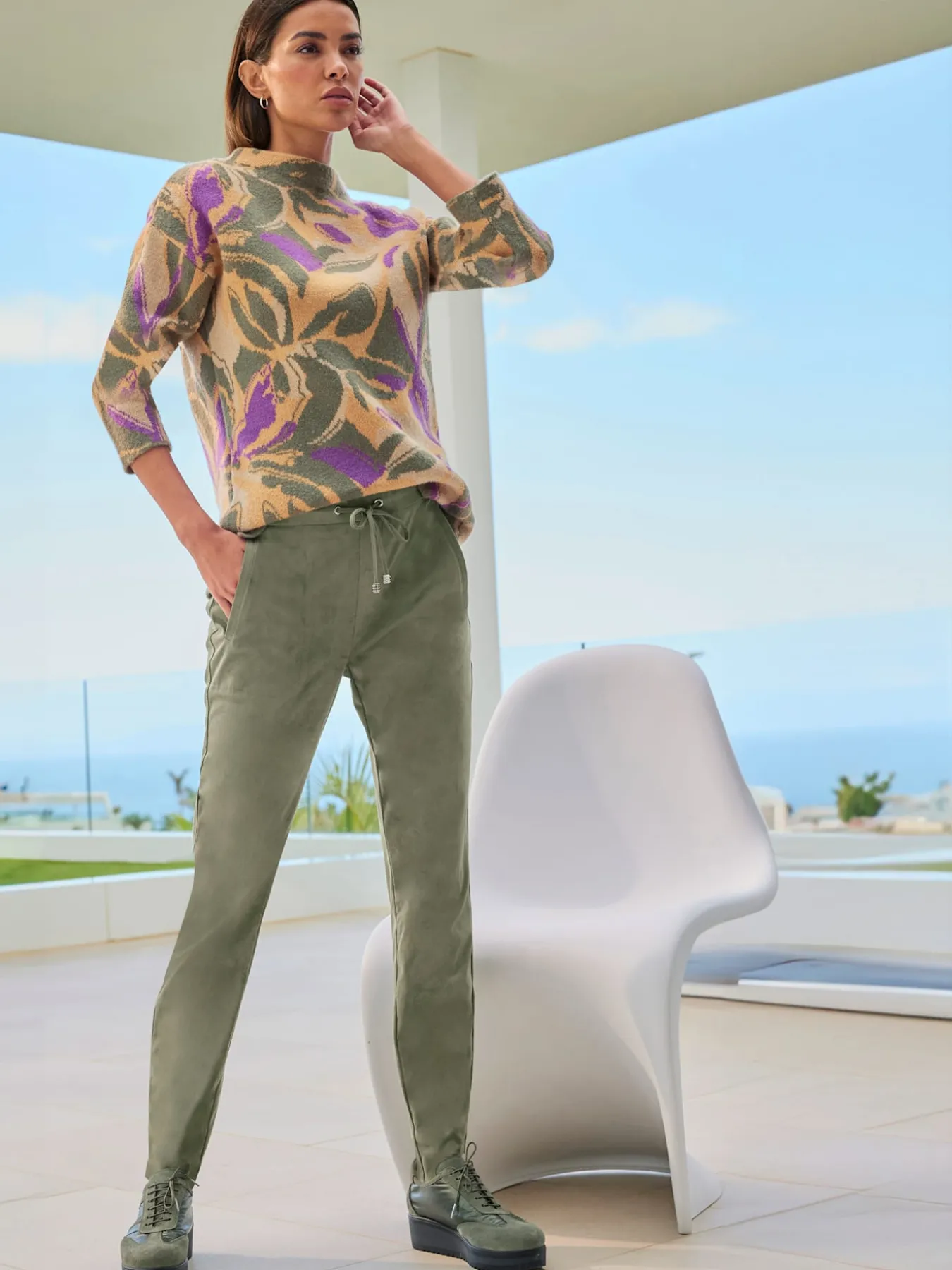 Pull à col montant motif jacquard tendance