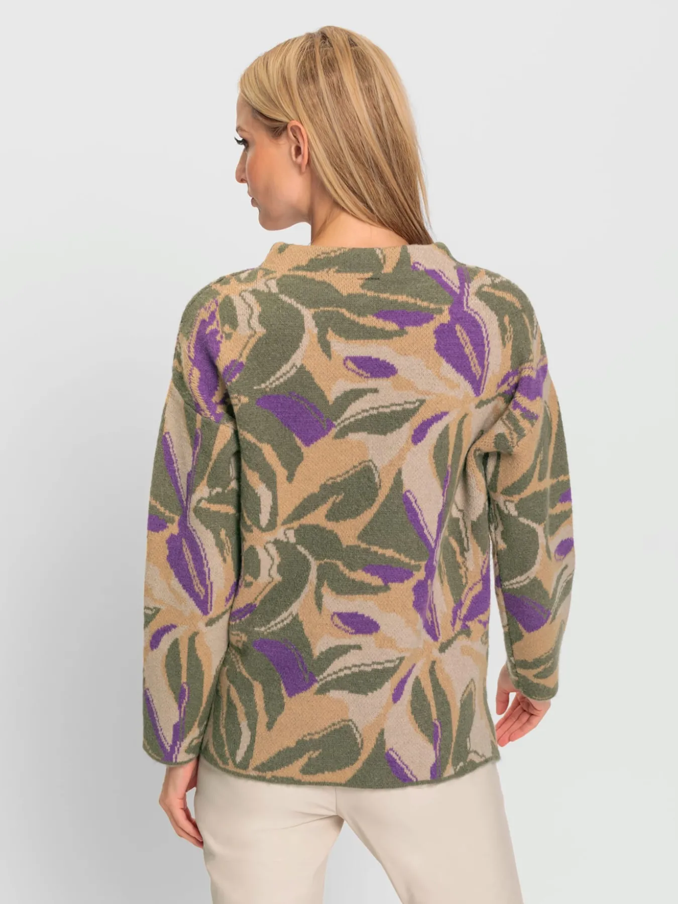 Pull à col montant motif jacquard tendance
