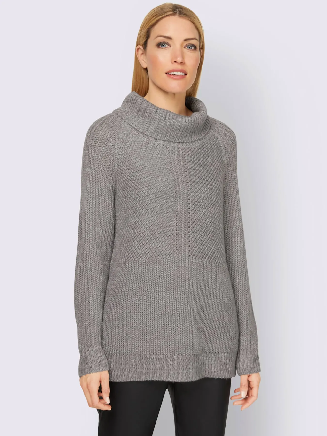Pull à col roulé motif maille moderne