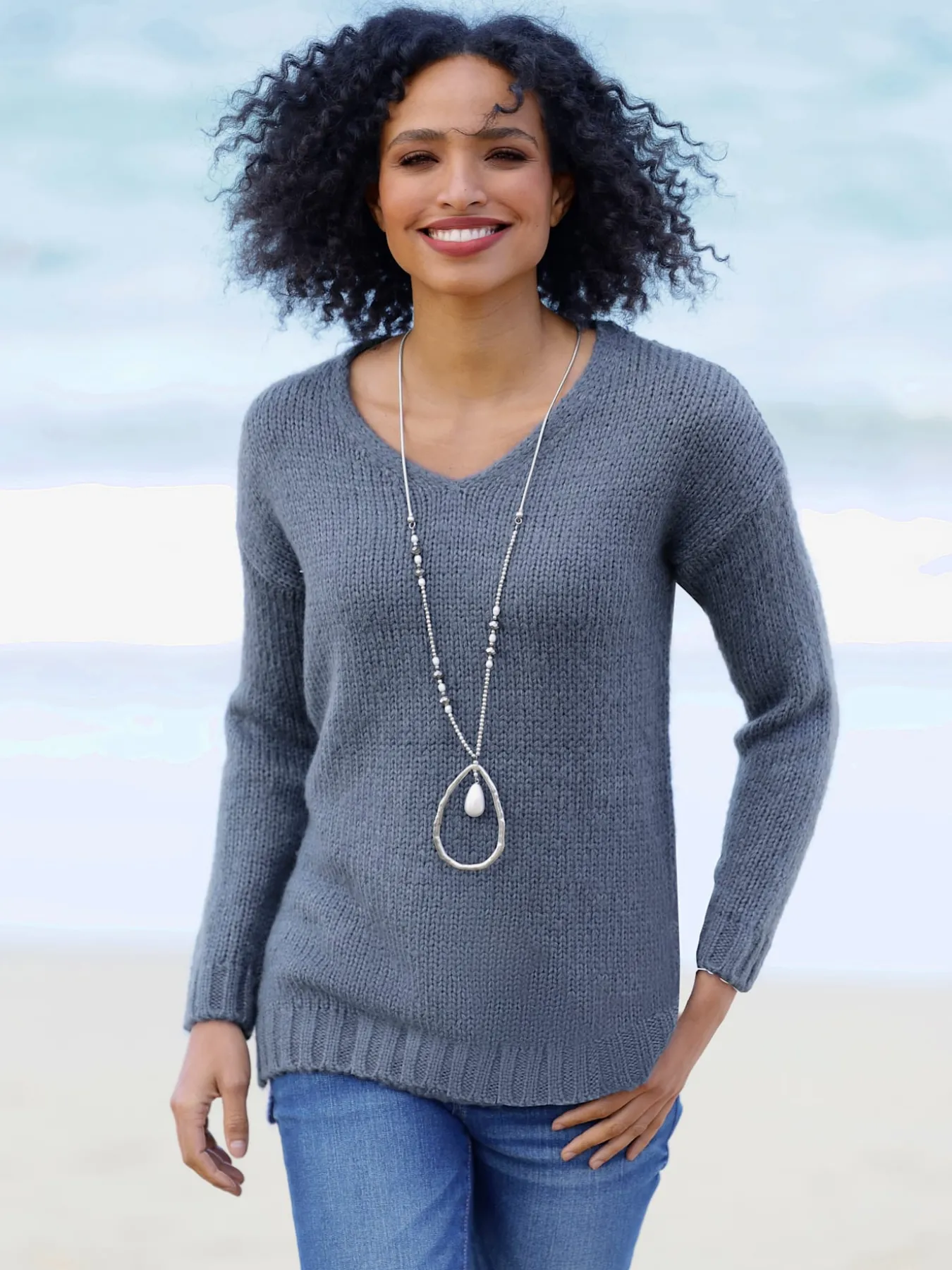 Pull à encolure en v plus long au dos