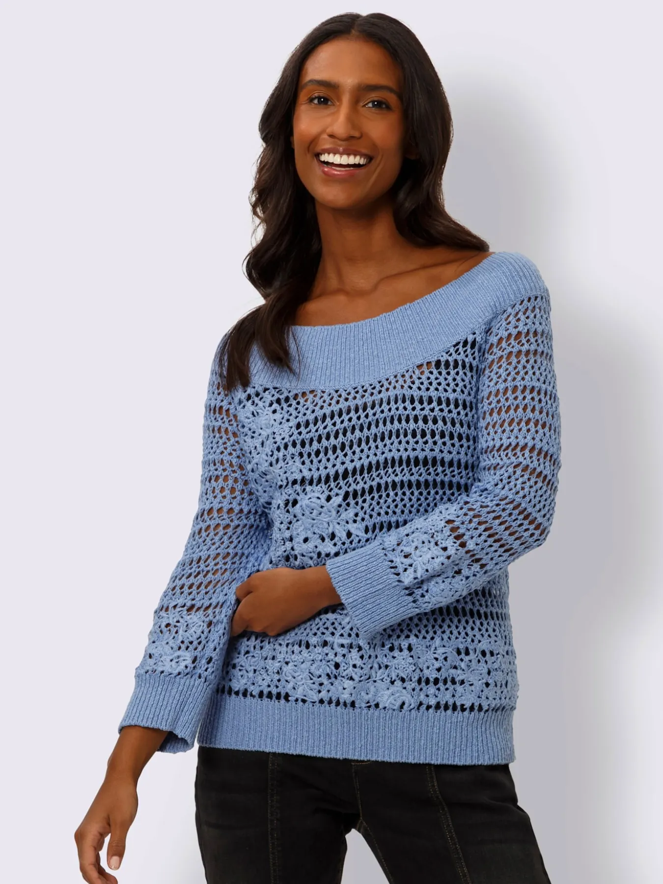 Pull ajouré broderie florale