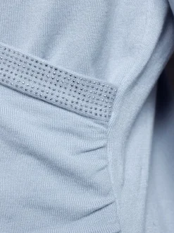 Pull cache-cœur conception soignée