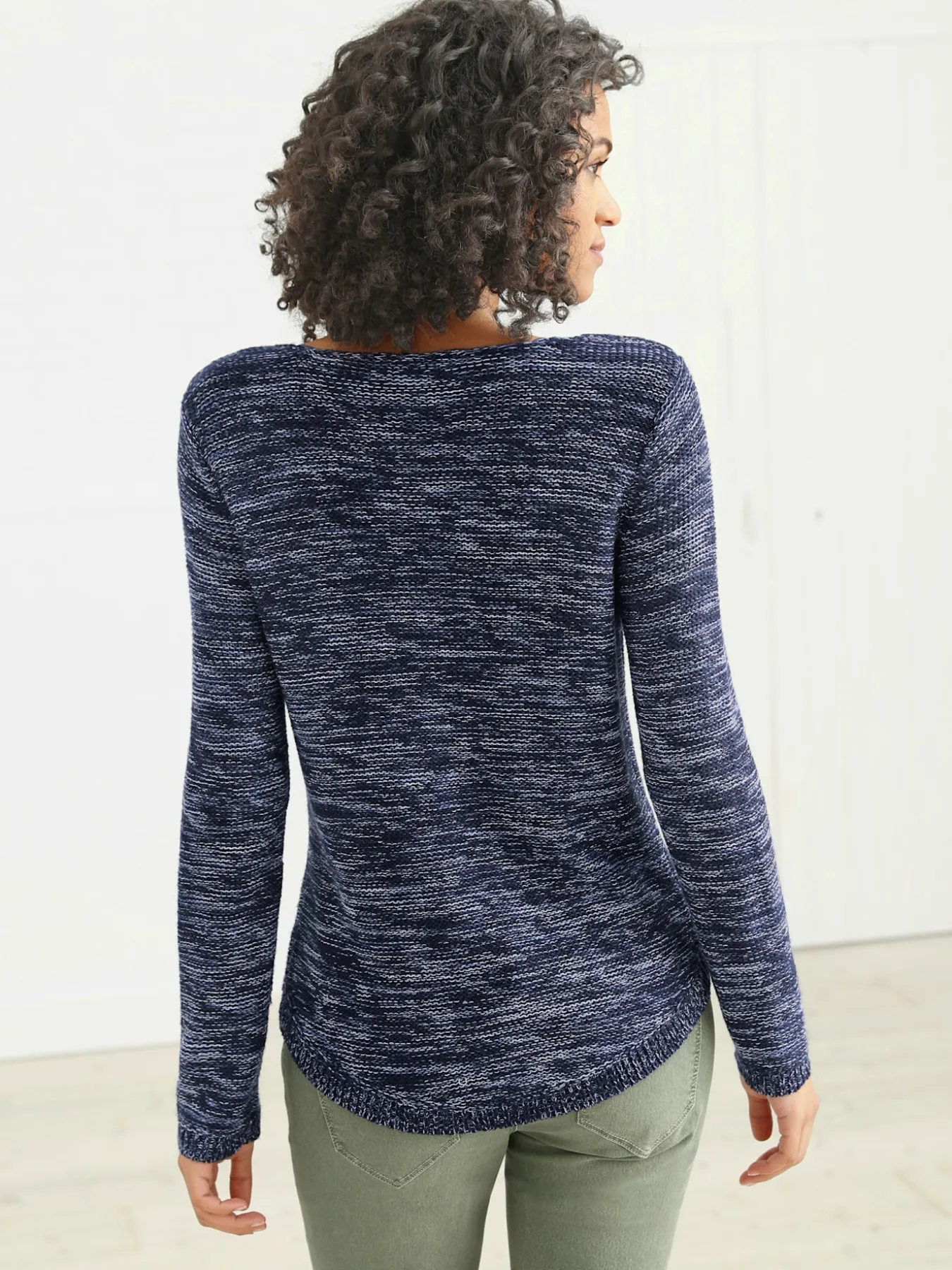 Pull chiné encolure ronde finitions côtelées avec le dos plus long