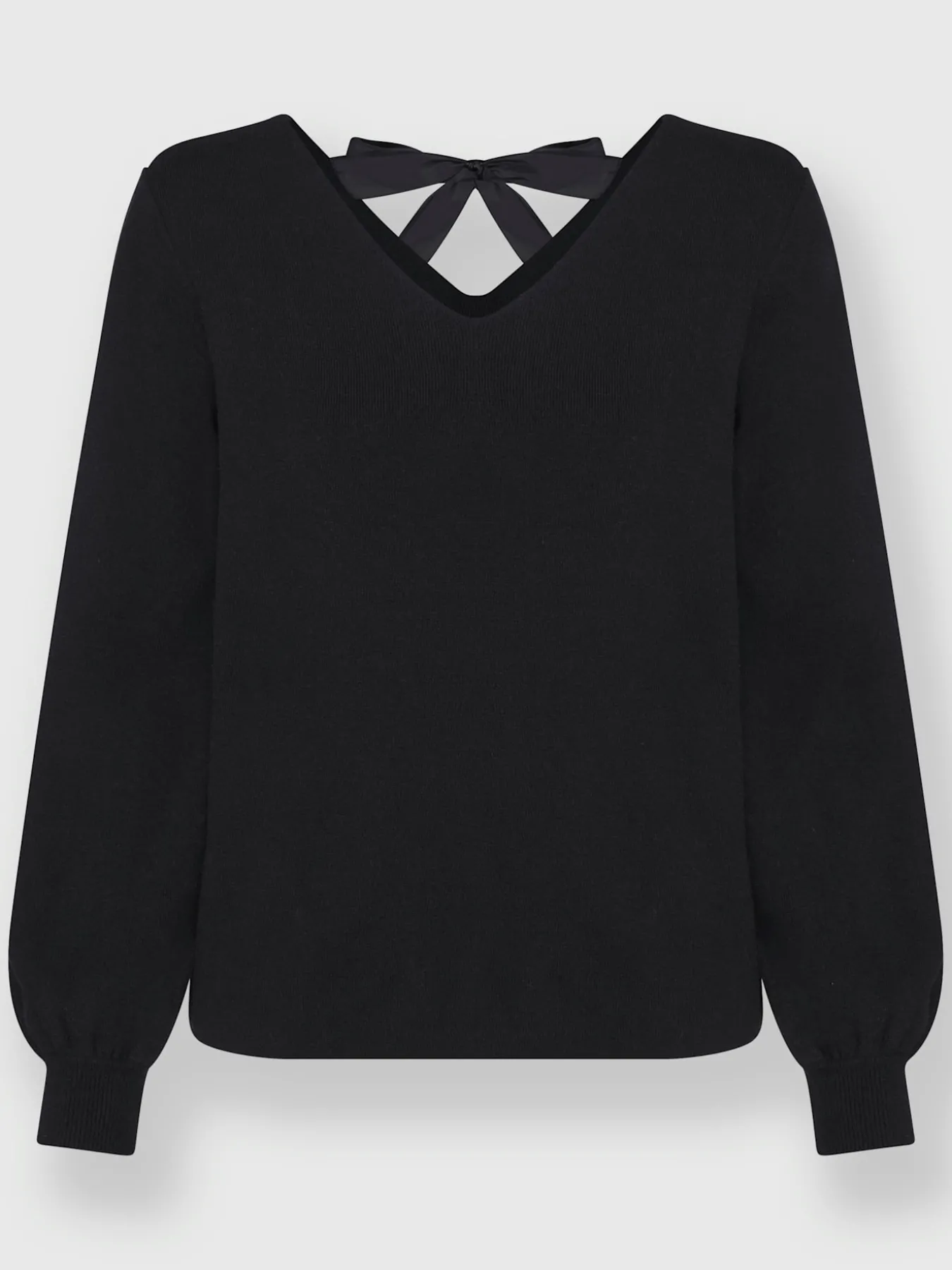 Pull en tricot fin encolure dégagée au dos