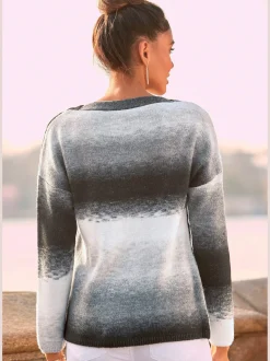 Pull en tricot légère encolure en u