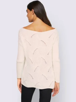 Pull en tricot motif maille moderne