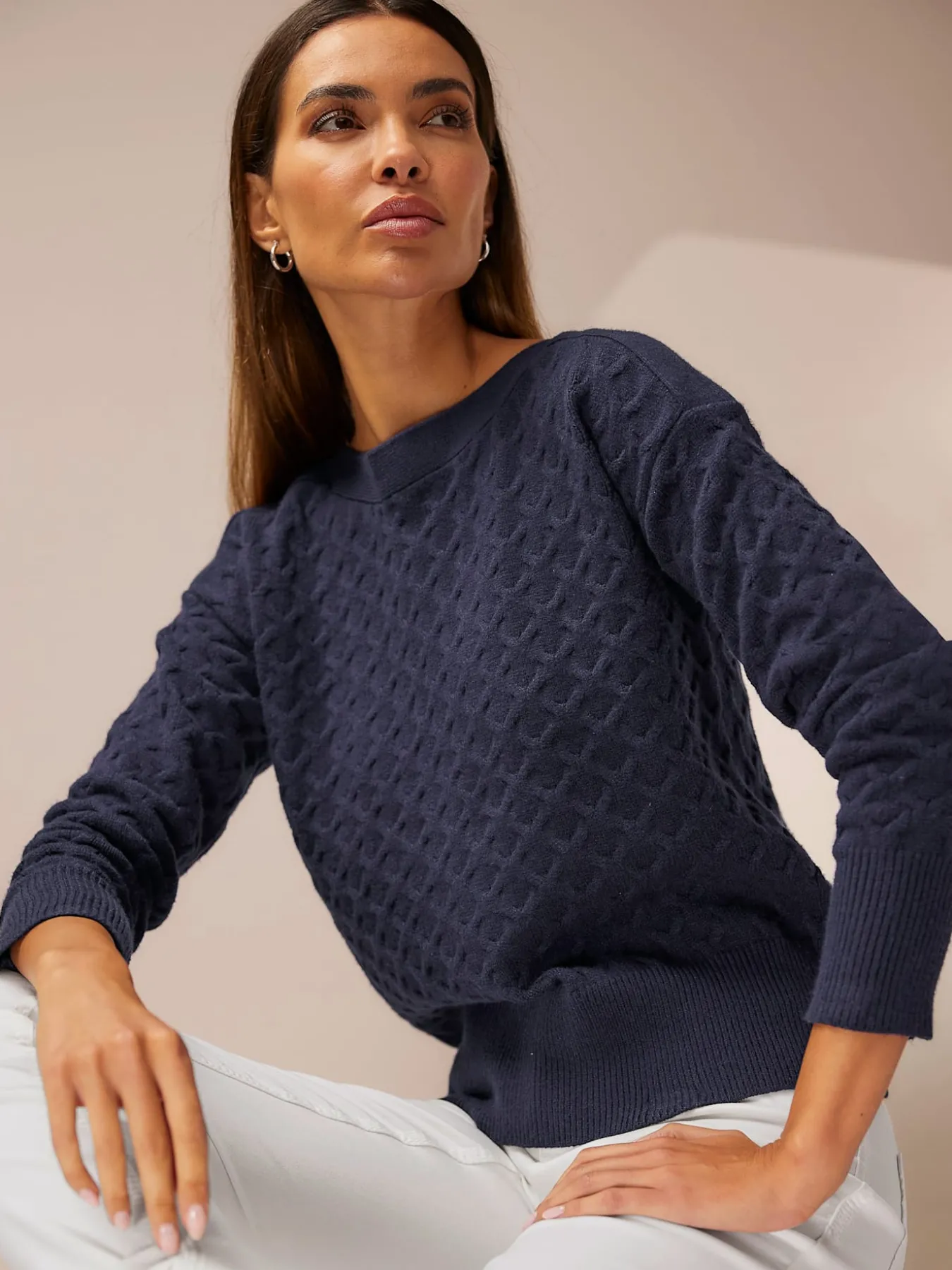 Pull en tricot superbe motif tricoté