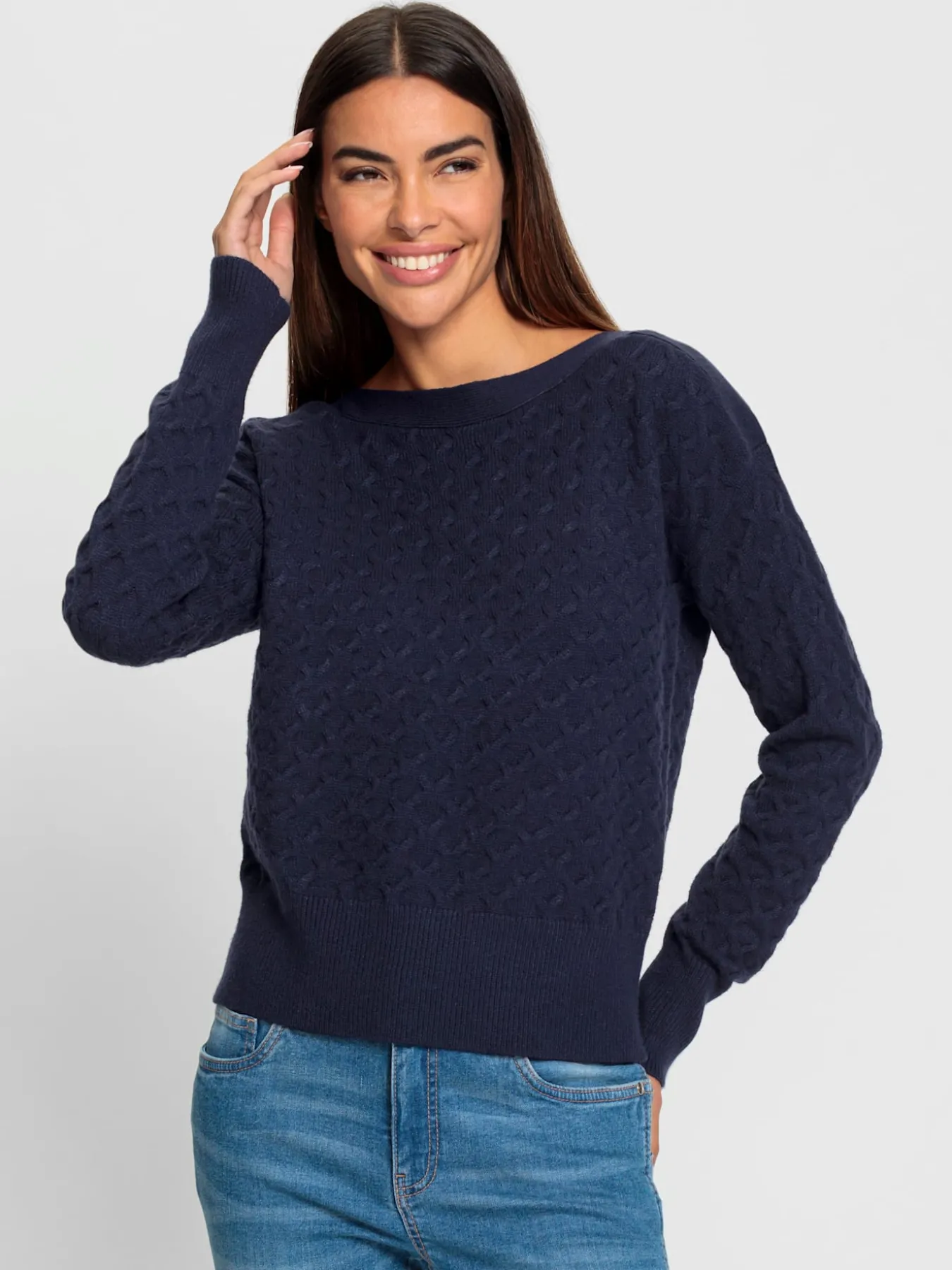 Pull en tricot superbe motif tricoté