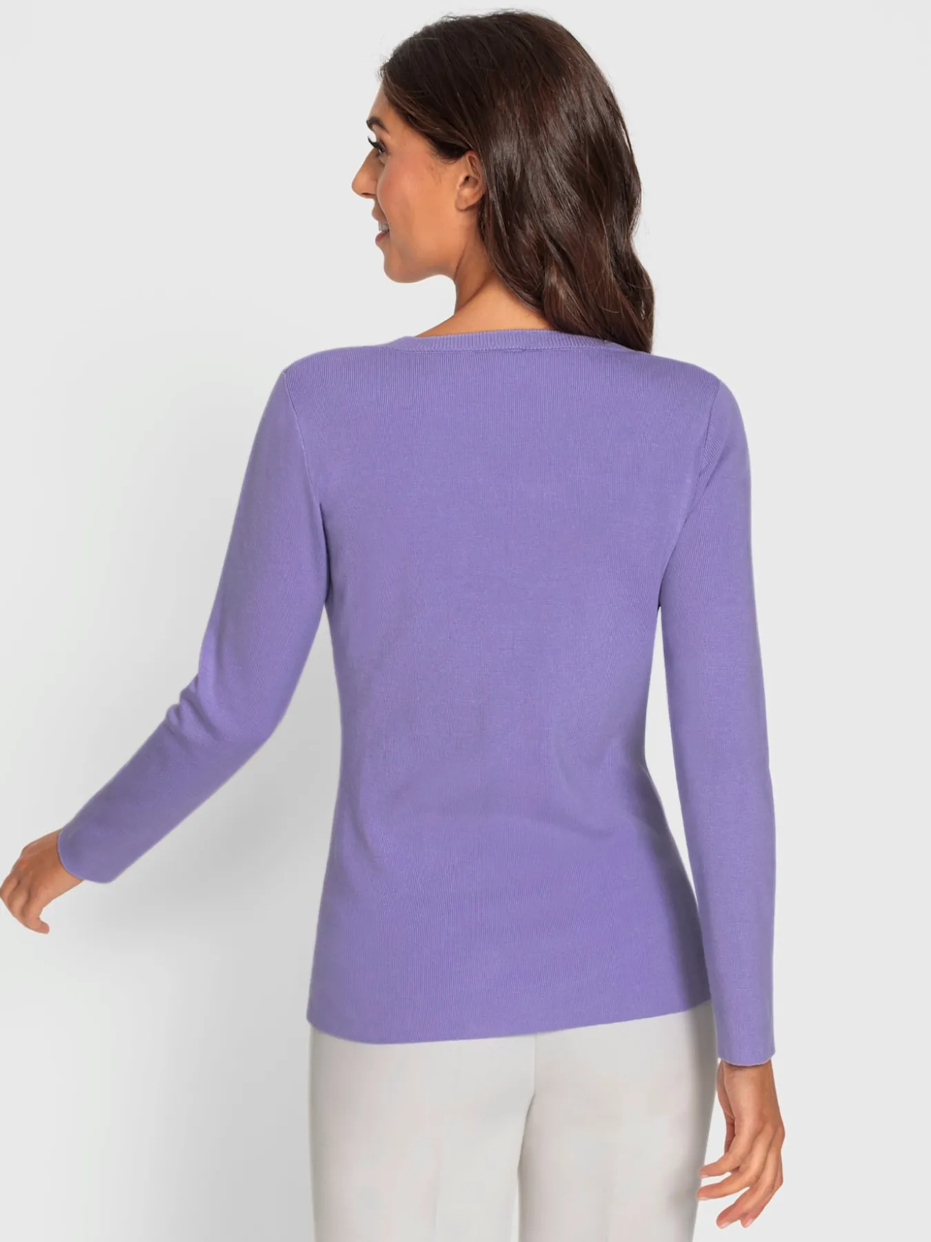 Pull encolure ronde superbe broderie florale
