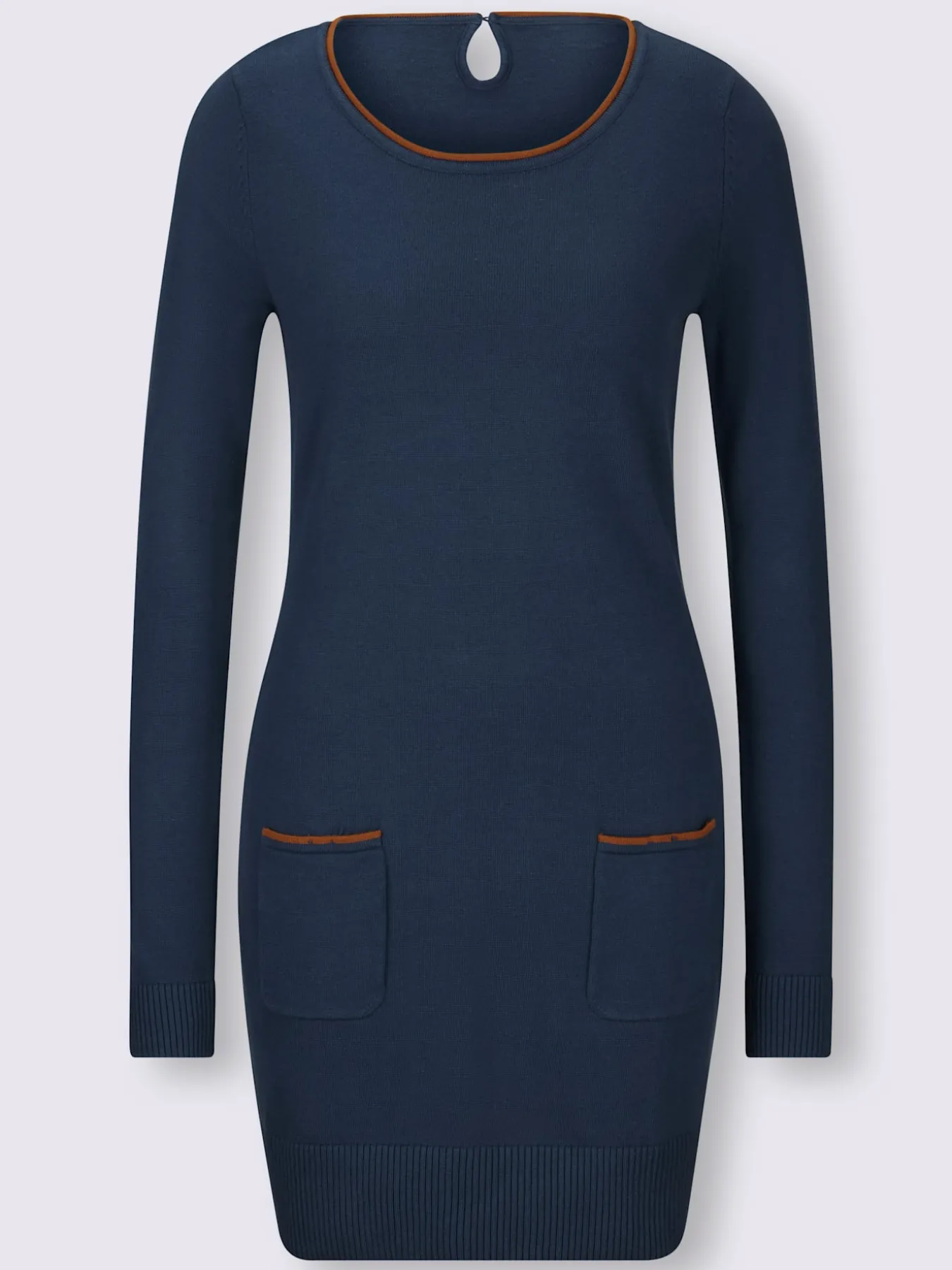 Pull long look tendance avec découpes au dos