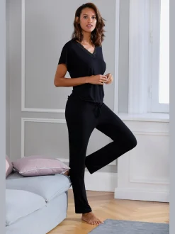 Pyjama élégant avec dentelle