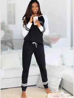 Pyjama sportif à rayures