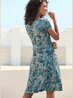 Robe d'été laçage tendance à l'encolure