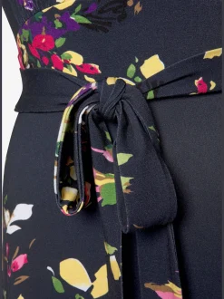 Robe d'été robe de plage avec encolure en v