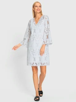 Robe en dentelle dentelle florale ajourée