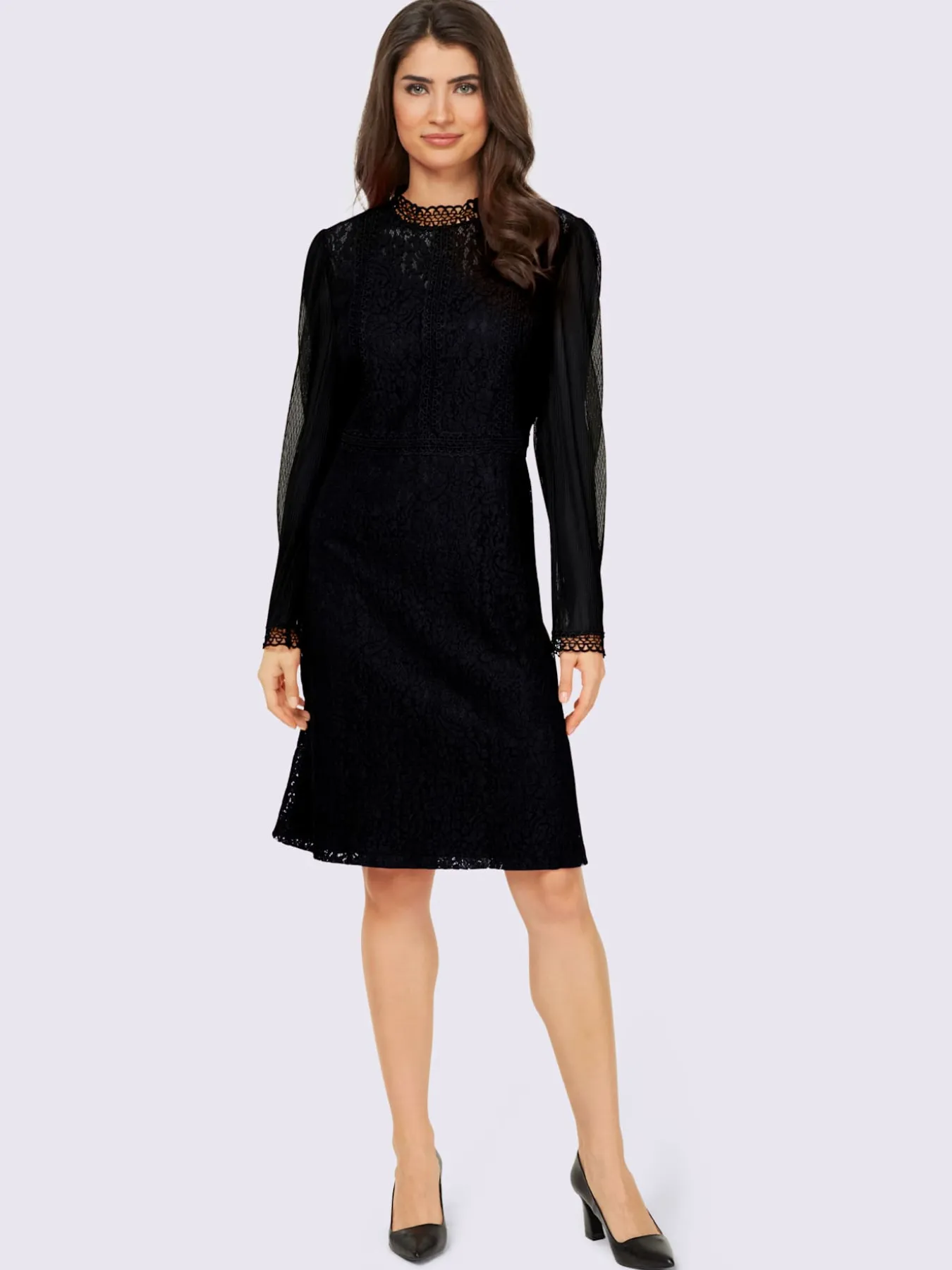 Robe en dentelle manches de qualité plissée