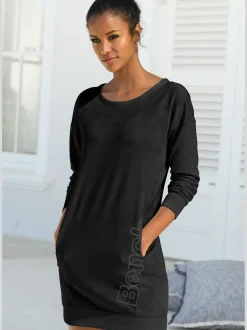 Robe en matière sweat robe d'intérieur sportive avec grand imprimé logo