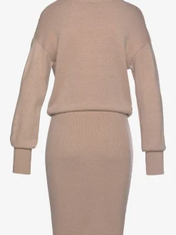 Robe en tricot avec encolure ronde
