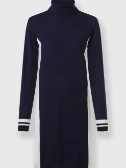 Robe en tricot jolis contrastes à effet affinant