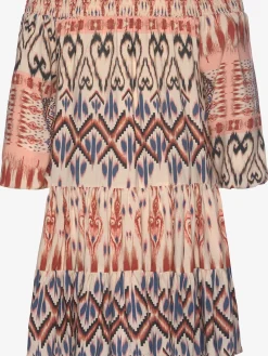 Robe imprimée encolure carmen tendance