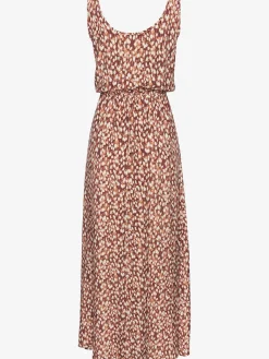 Robe longue encolure ronde et au dos dégagées