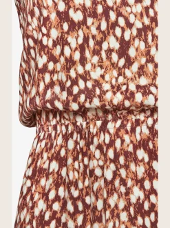 Robe longue encolure ronde et au dos dégagées